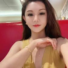 Kitty Li's Instagram, Twitter & Facebook