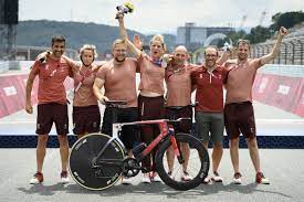 Marlen reusser earns another cycling medal, this time a silver in the women's individual time trial! 4adpli7assgtkm