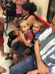 Check spelling or type a new query. Turismo Social Felipe Kast Llevo A Sus Hijos Al Metro Para Conocer A Los Rotos
