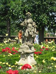 Statue From Neus Schloss In Bamberg Germany Bamberg Altstadt Beliebte Reiseziele