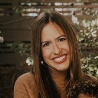 Alison Gillett's Instagram, Twitter & Facebook