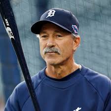 Detroit Tigers Links: Tom Brookens turns to deer hunting & the least  interesting Spring Training storylines