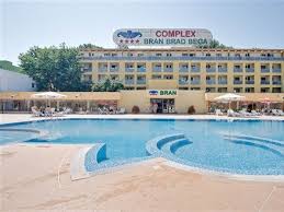 Noii proprietari au venit cu o constructie noua, mobilier din lemn masiv, finisari inspirate din stilul clasic si un ambient placut si relaxant intocmai pentru a pastra. Book At Complex Bran Brad Bega Eforie Nord Romania