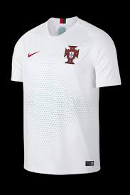 Футболка коэнтрау сборной португалии сезона 15/16. Futbolka Nike Portugal Stadium Away Futbolnaya Obuv Trenirovochnyj Inventar I Aksessuary Internet Magazin R Gol Com