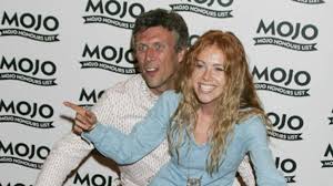 Bez srca ― heartlessly, without a heart. Happy Mondays Bez In Court Over Ex Texts Ents Arts News Sky News