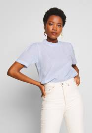 Home › athletes › katinka hosszú. Cream Katinka Blouse T Shirt Print Kentucky Blue Hellblau Zalando De