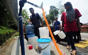 This allowed drivers in 18 states to work. Emergency Water Centres Set Up In Selangor Free Malaysia Today Fmt
