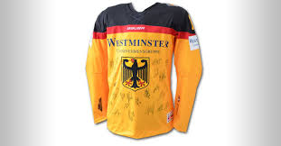 Dem world cup of hockey. Zugunsten Der Marco Sturm Stiftung Jetzt Ein Original Deb Trikot Mit Autogrammen Ersteigern Eishockey Magazin