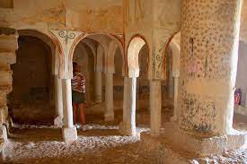 Desde oriente, el uso militar de los elefantes pasó al imperio persa , donde fueron empleados en varias campañas. Ermita De San Baudelio Vista De Edificio Picture Of Ermita De San Baudelio Berlanga De Duero Tripadvisor