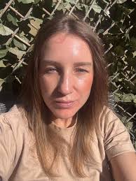 They say this how 25 year olds looked in the 80's 😂😂