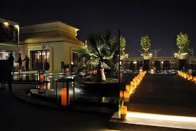 عاشق مطاعم בטוויטר 11 Rose ذي الاطلاله الجميله في سطح فندق نارسيس جلسات مكشوفه على ممرات مائية تبع مطعم بامبا جريل وفيه فوركيتا مخرج 5 Http T Co S7usiiezjv