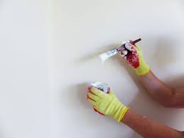 When the walls of your home are in desperate need of a new color palette, you might be tempted to just pick up a brush and go. Easy Interior Painting Learn 5 Simple Wall Painting Ideas