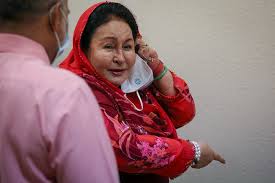 She is known to be the real power behind the malaysian cabinet and key commission generating ministries (like the ministry of. In Court Witness Says Rosmah Didn T Object When Bags Of Cash Were Delivered To Her House Nestia