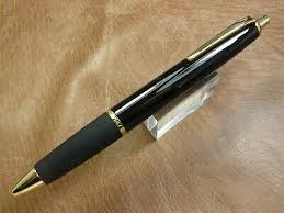 Pen 4 colours and modern, this japanese product cheap is able to erase what you write. Pens Other Collectible Ballpoint Papermate Silhouette Champagne Gold Ballpoint Pen Made In Japan New Pens Pens Writing Instruments