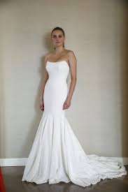 13 Old Hollywood Wedding Dresses For Your Red Carpet Moment Old Hollywood Wedding Wedding Dresses For Girls Glam Wedding Dress