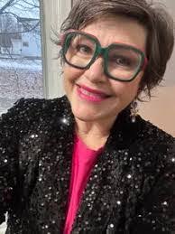 Tara Eastman's Instagram, Twitter & Facebook