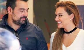 Το ζευγάρι θα παντρευτεί σήμερα. H Elenh Tsolakh Kanei Proba Nyfikoy Ma8ete Poios Oikos Rabei To Nyfiko Ths Gossip Tv Gr
