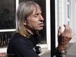 French skyscraper climber alain robert, known as the french spiderman, climbs the agbar tower in barcelona on march 4, 2020. How Alain Robert Aka French Spiderman Climbed Paris S 4th Tallest Building With Climbing Shoes Chalk The Economic Times