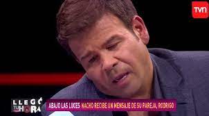 Durante la velada, el invitado sorprendió a maly y sergio, presentadores del programa, cuando reveló por primera vez que tiene un segundo hermano por parte de su padre. Romantico Te Amo Con Locura Carta De Pareja De Nacho Gutierrez Lo Sorprendio En Llego Tu Hora Television Chilena Fotech Foro De Television Y Espectaculos De Chile