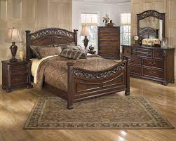 King bedroom set is undeniably beautiful. Leahlyn B526 By Signature Design By Ashley Royal Furniture Signature Design By Ashley Leahlyn Dealer