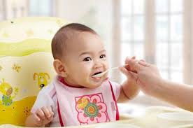 Di dalamnya terkandung gizi lengkap untuk pertumbuhan dan perkembangan otak maupun fisik si kecil. Ini Dia Daftar Menu Mpasi Pertama Untuk Bayi Agar Dia Mau Mulai Makan