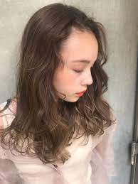 顔まわりカール強めがやっぱり可愛い くせ毛風 コテ巻きアレンジ ヘア アイディア ロングヘア ヘアスタイリング