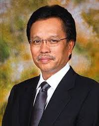 Hajiji dijangka akan mengangkat sumpah di hadapan yang dipertua negeri tun. Ketua Ketua Menteri Bahagian Kabinet Dan Dasar Jabatan Ketua Menteri Sabah