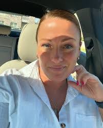 Alexandra King's Instagram, Twitter & Facebook