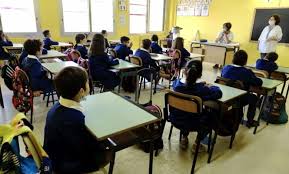 Kursbuch arbeitsbuch 4 per le scuole superiori con cd audio con espansione online 2super starters pupil's book *this listing is for the activity book. Riapertura Scuole Superiori Tutte Le Novita E La Differenziazione Tra Regioni E Province Oggi Scuola