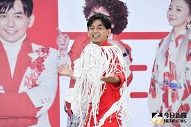 Featuring the mythological and fictional version of the popular chinese figure jiang ziya, the plot is loosely based on the novel investiture of the gods by xu zhonglin. é»ƒå­ä½¼1å„„è±ªå®…æœªéŽæˆ¶æˆ¿è²¸å„è‡ªæ‰› Nownews ä»Šæ—¥æ–°èž Line Today