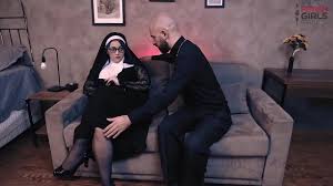 Teaser - Freira Madalena toma porra dentro do rabo, vadia ela bota toda  porra pra fora. (Completo no RED) - XNXX.COM