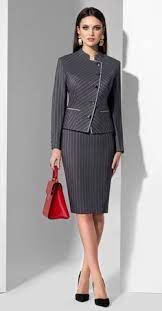 Cette mesure est venue assez tard dans les influences de la coutume. Ensemble Tailleur