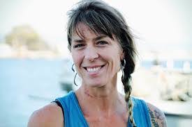 Lynn Featherstone's Instagram, Twitter & Facebook