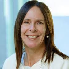 Lesley Stratton's Instagram, Twitter & Facebook