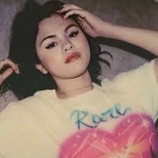 Selena gomez is ready for you to come and get a peek at her upcoming album, stars dance. gomez hosted a live chat on her youtube channel monday, where she described all of the album's tracks and answered fan questions. Selena Gomez Album Rare Reaches No 1 In Australia And America Kassner Music