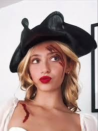 Ella Garrison's Instagram, Twitter & Facebook