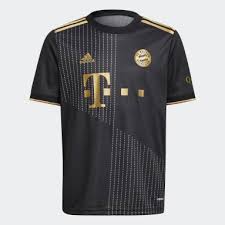 Die bayern laufen in der fremde künftig in schwarzen trikots mit goldenen. Fc Bayern Munchen Trikots Adidas De