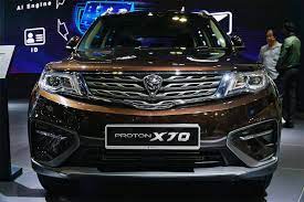 Berikut ada harga kereta proton x70 terkini untuk semenanjung malaysia sahaja. Proton X70 Kini Dipasaran Bermula Dengan Rm99 800 Denaihati