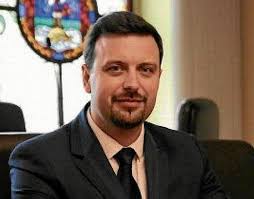 Siemianowice Śląskie. Prezydent najpierw zawierzył miasto Maryi, potem  walczył z "segregacją sanitarną", a teraz zakłada partię