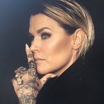 Nu har inlägg ur hennes välbesökta blogg samlats i en bok. Miaskaringerlazar Perfil De Instagram Historias Pixwox