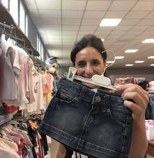 Per semplificare, risparmiando tempo e denaro e cercando di ottimizzare il risultato, la prima scelta da fare è tra i mercatini dell'usato (ne esistono dappertutto e ovunque), dalle città ai quartieri, e la vendita online. Vestiti Usati Dei Bambini 10 Consigli Per Venderli Velocemente Babygreen