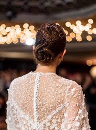 Coiffure cheveux court mere de la mariee. 40 Coiffures De Mariage Pour Cheveux Mi Longs