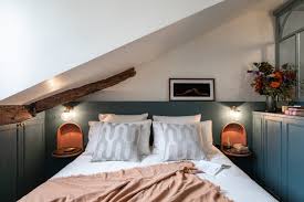 La camera da letto, una nicchia dove lasciare libera la fantasia e dare spazio alla propria immaginazione.grazie al riciclo potrai. Parete Di Due Colori Perche Funziona Usare Colori Diversi In Una Stanza
