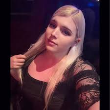 Hola, soy trans. Mi existencia no es debatida y la tuya tampoco. 🎀