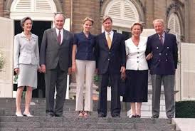 Graaf henri d'udekem d'acoz wordt geboren in proven (poperinge) in 1933 als oudste zoon van susanna van outryve d'ydewalle en baron charles d'udekem d'acoz. Patrick D Udekem D Acoz Belgian Nobleman Bio With Photos Videos