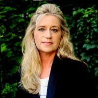 Ann Hoyt's Instagram, Twitter & Facebook