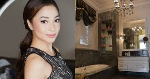 Kamar mandi mewah adalah salah satu komponen bermakna daripada rumah. Tak Hanya Rumah Saja Yang Dibikin Mewah Kamar Mandi 5 Artis Ini Juga Berkelas Banget