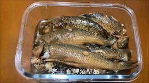 美味的苦花料理連魚刺都能吃喔麥... 簡單料理只要去鰓內臟洗乾淨用陶鍋全程小小火滷苦花冰過跟好吃