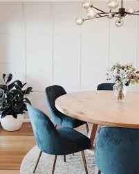 Our Blue Mid Century Velvet Dining Chair Spotted Looking In This Dining Space By Keeley S Midcentury Modern Dining Chairs Velvet Dining Chairs Dining Chairs