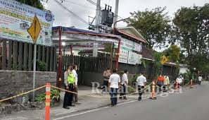 Hari ini gereja katolik di seluruh dunia memperingati st. Polsek Krian Amankan Perayaan Paskah Di Gereja Santa Monika Radar Bangsa